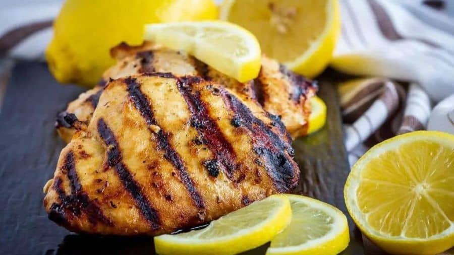 frango grelhado com limão e alho